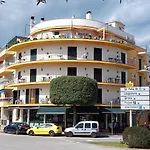 El Sol מלון דירות 4*